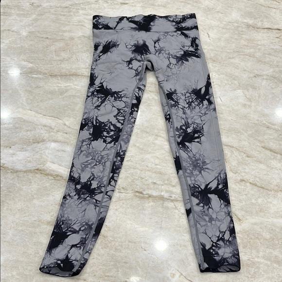 SHEIN Tie Dye Leggings | Black & Grey‎ | Butt-Lifting | Size Small - Picture 2 of 7